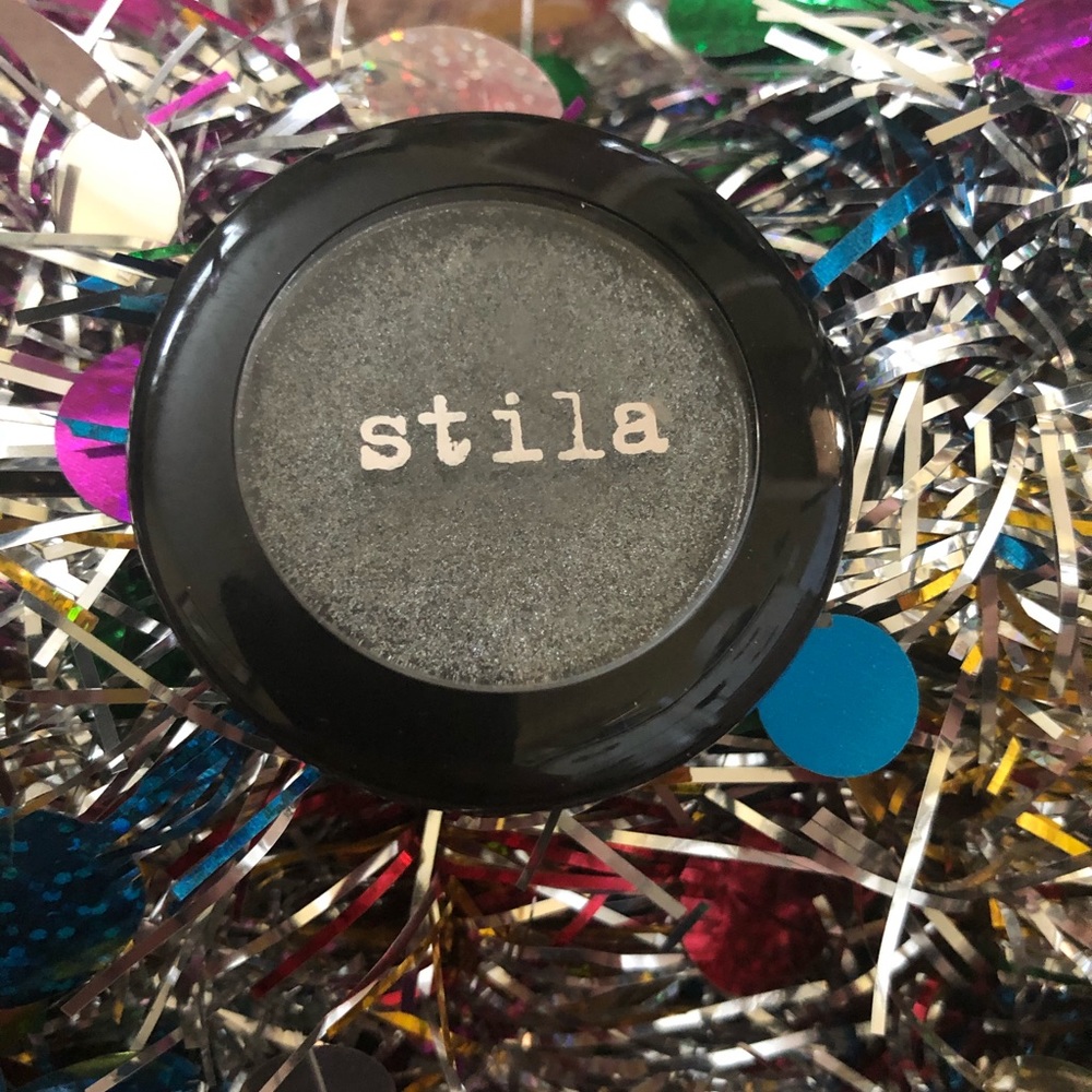 Stila Jewel Eyeshadow in Black Diamond